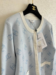 Light-colored logo knitted long-sleeved cardigan