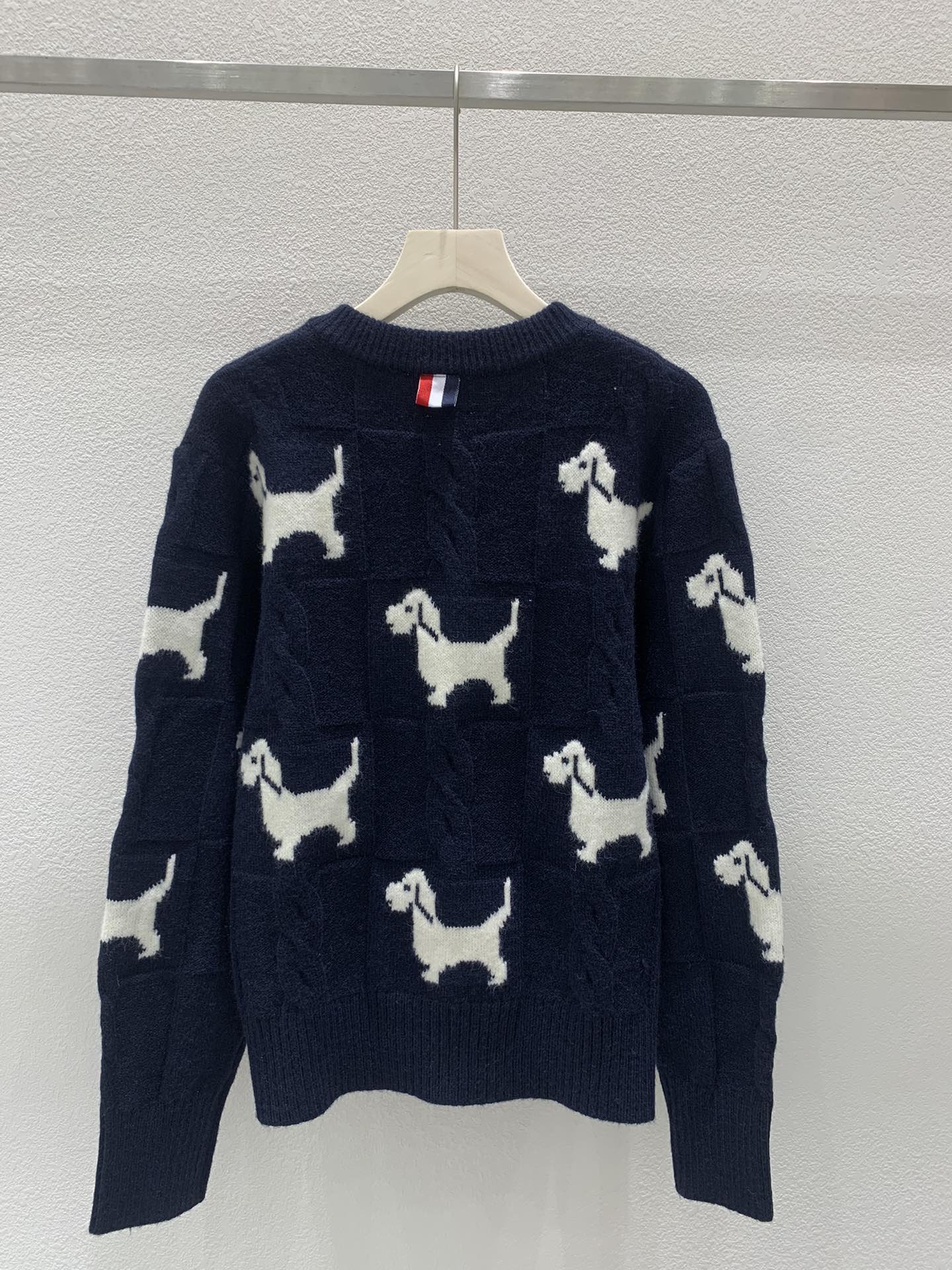 Puppy print knitted crew neck cardigan