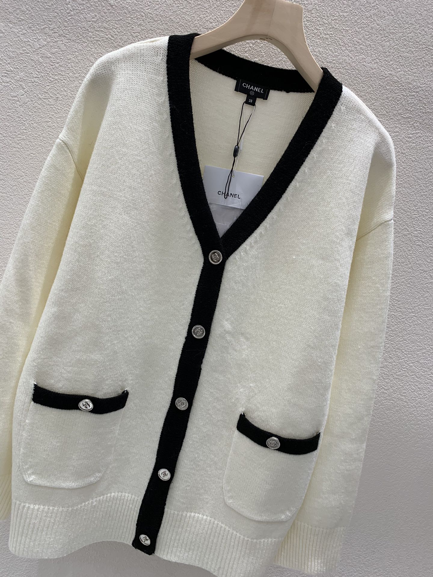 New Early Spring Knitted V-Neck Cardigan