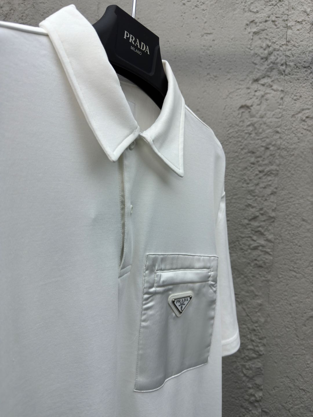 Zipper pocket POLO shirt