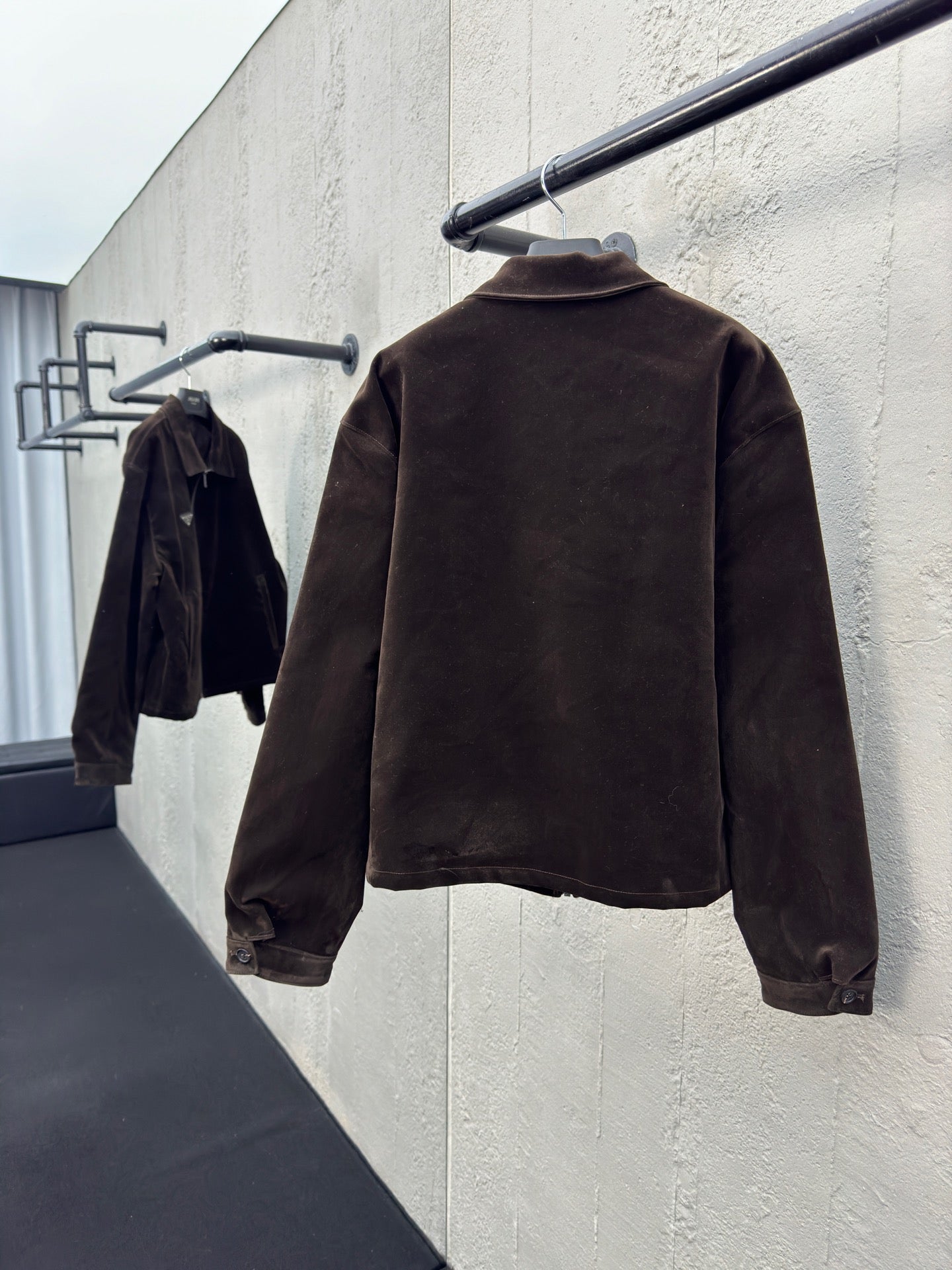 Velvet triangle label jacket