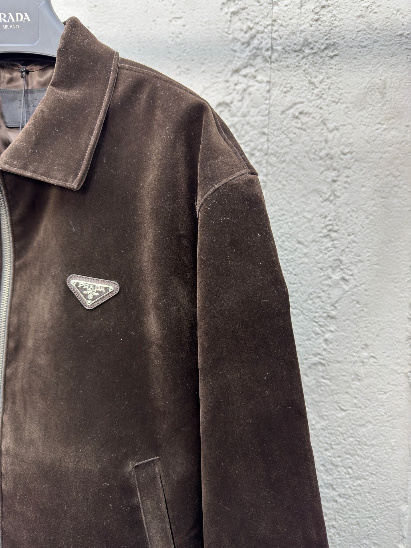 Velvet triangle label jacket