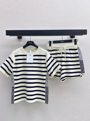 Casual knitted striped suit