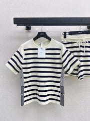 Casual knitted striped suit