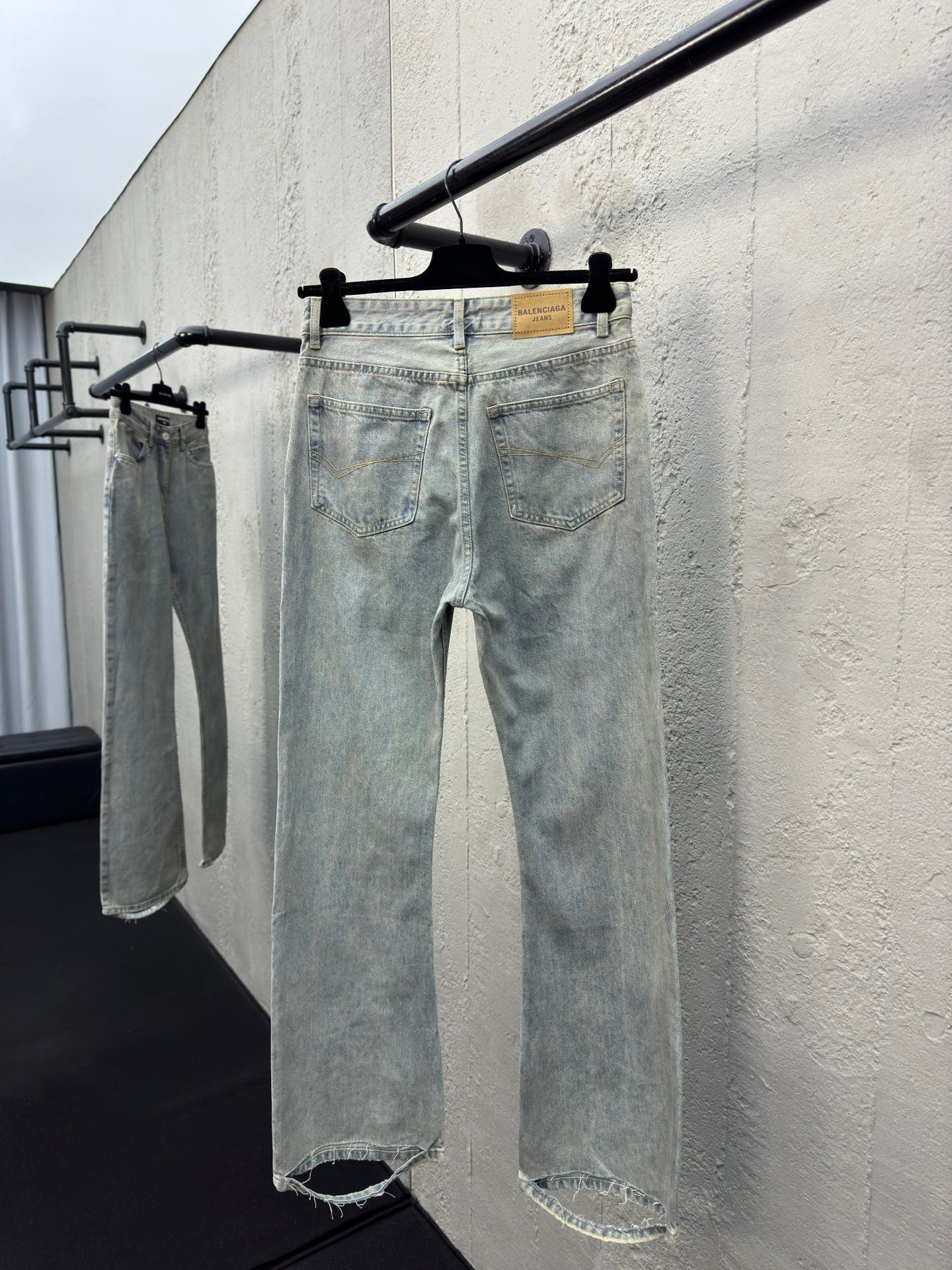 Slightly flared scimitar jeans