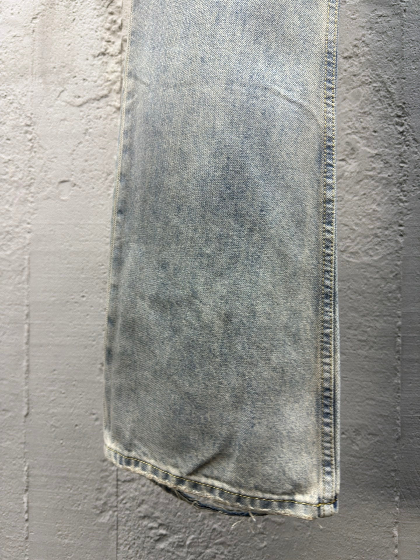 Slightly flared scimitar jeans