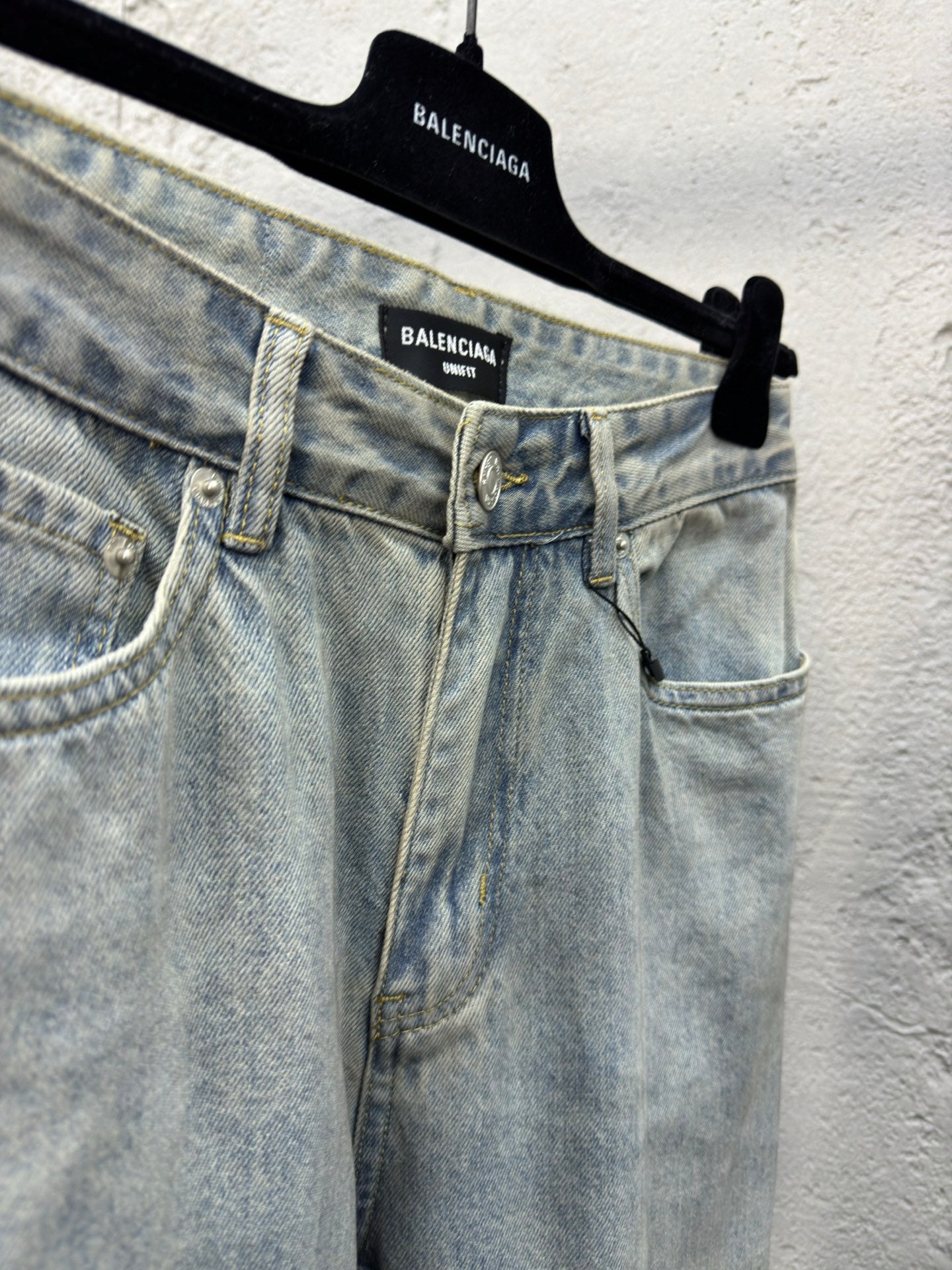 Slightly flared scimitar jeans