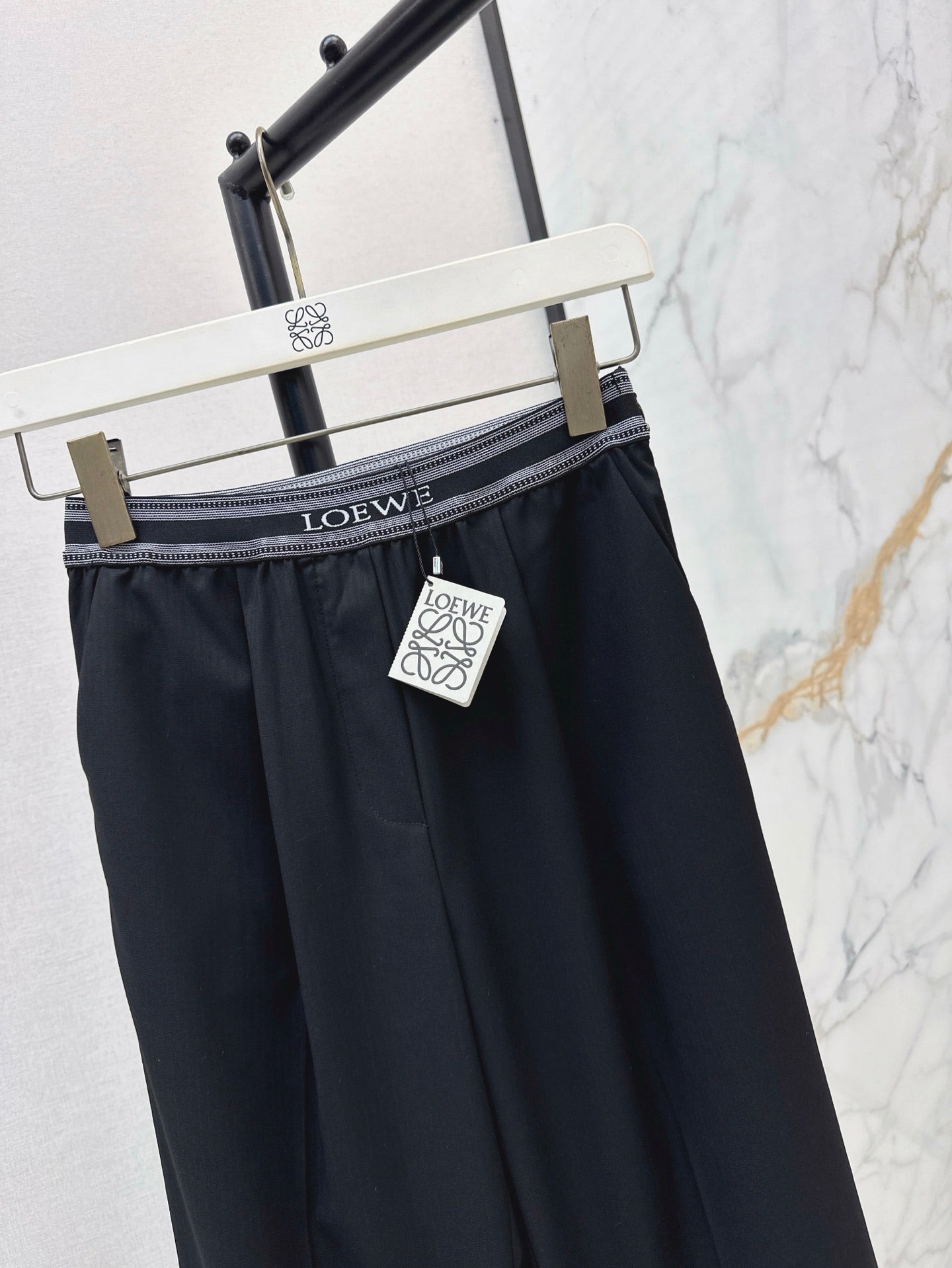 Elastic waist trousers