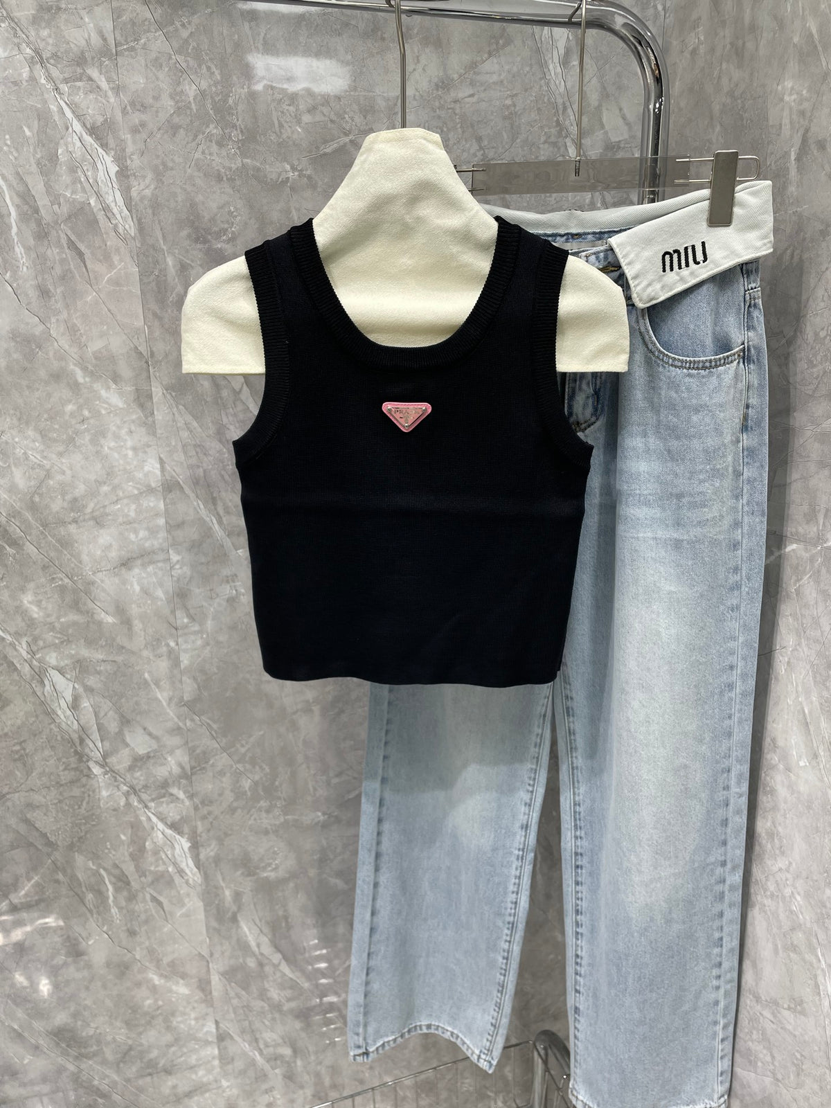 Short slim vest