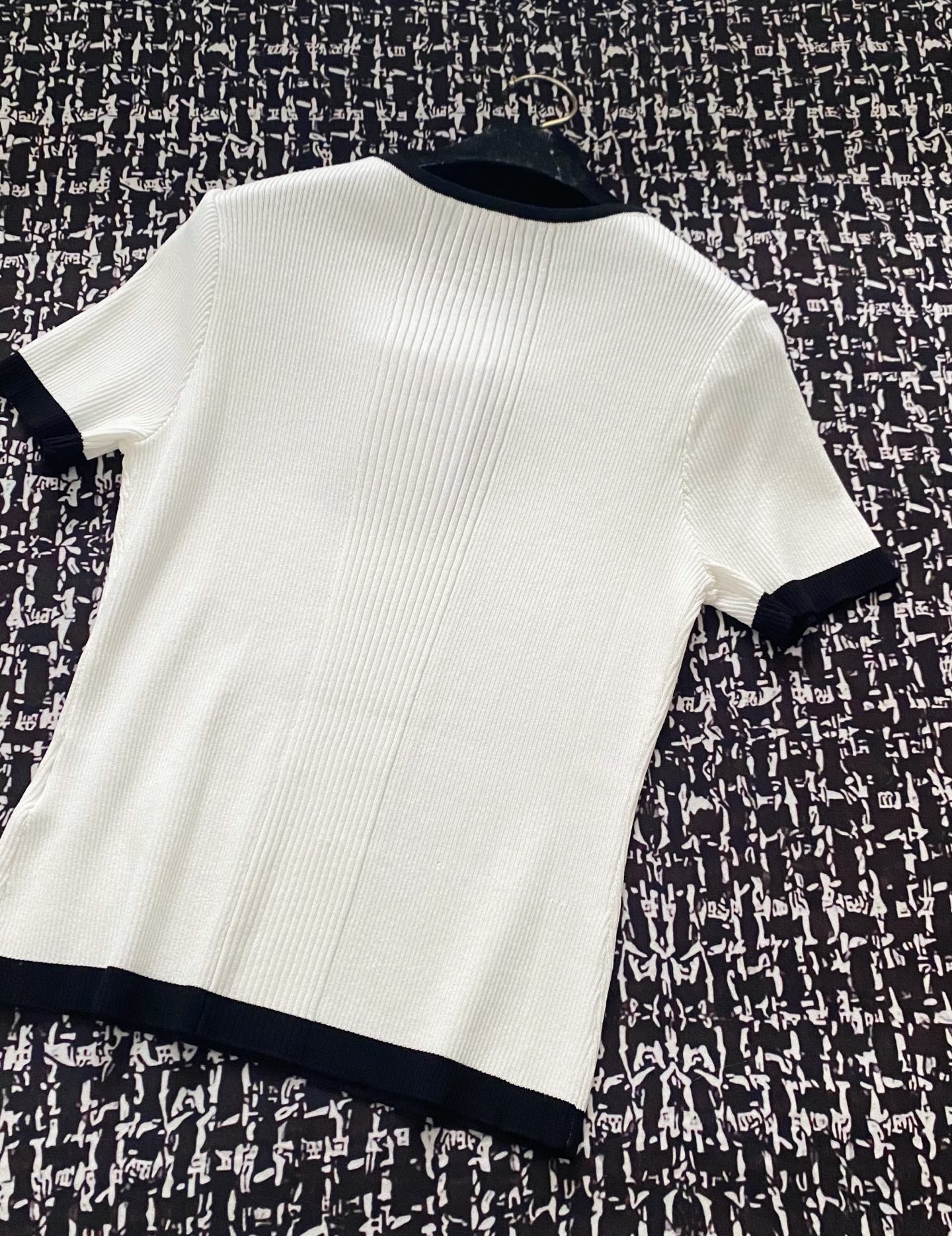 Round neck color block knitted short sleeves