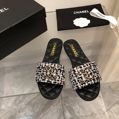 Diamond chain buckle slippers