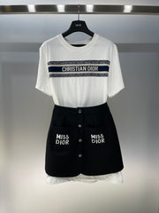 Round neck short-sleeved T-shirt dress + single-breasted skirt hip skirt