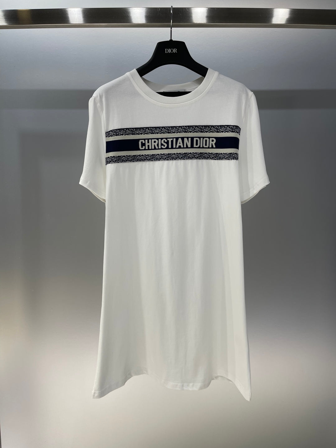 Round neck short-sleeved T-shirt dress + single-breasted skirt hip skirt