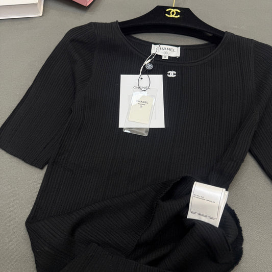 Short-sleeved elastic slim fit