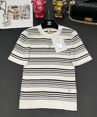 Contrast color striped short sleeves