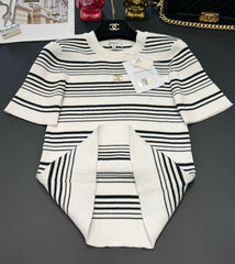 Contrast color striped short sleeves