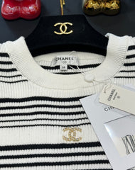 Contrast color striped short sleeves