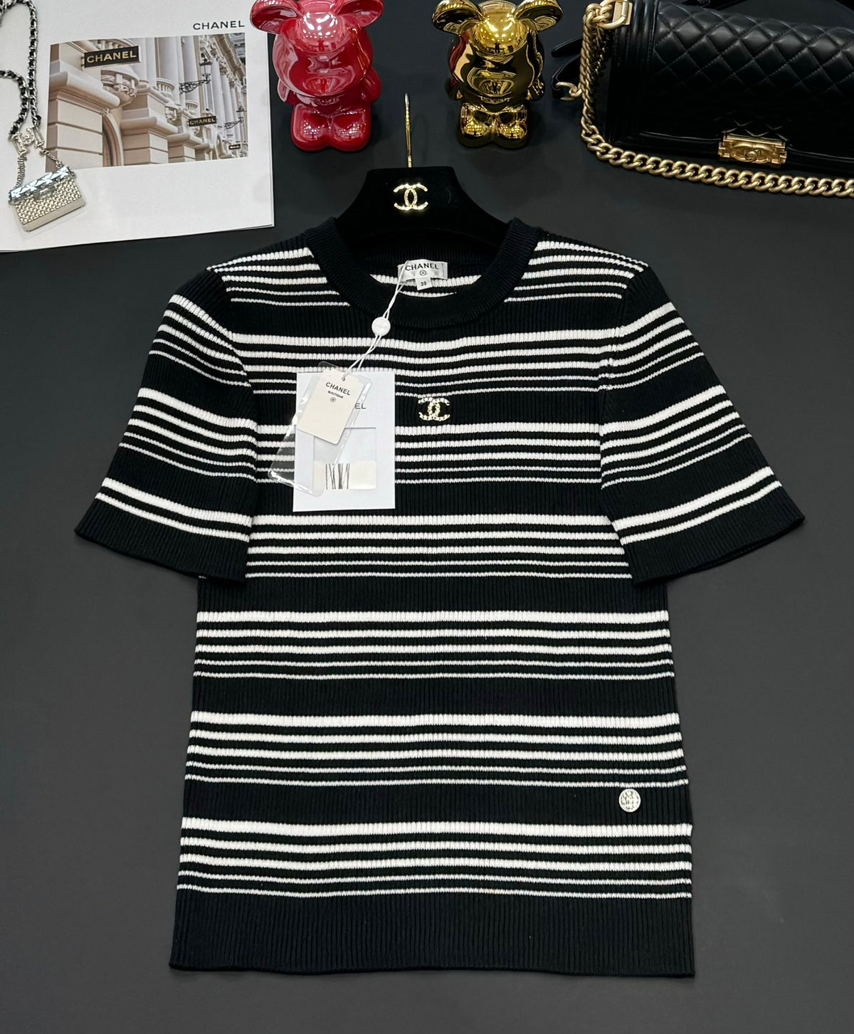 Contrast color striped short sleeves