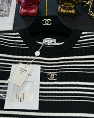 Contrast color striped short sleeves
