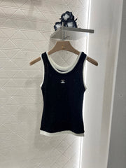 Contrast color knitted vest