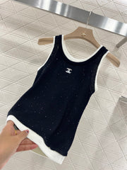 Contrast color knitted vest