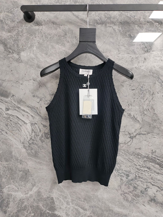 Round neck three-dimensional diamond vest