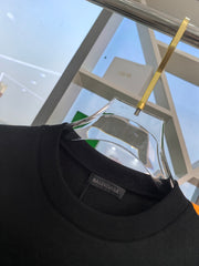 Short-sleeved round neck T-shirt
