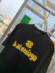 Short-sleeved round neck T-shirt