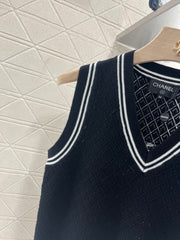 College style knitted vest
