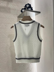 College style knitted vest