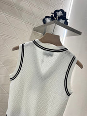 College style knitted vest