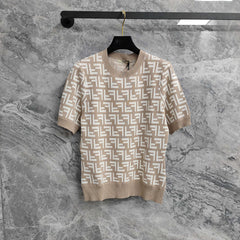 Short-sleeved knitted top