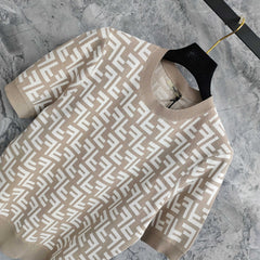 Short-sleeved knitted top