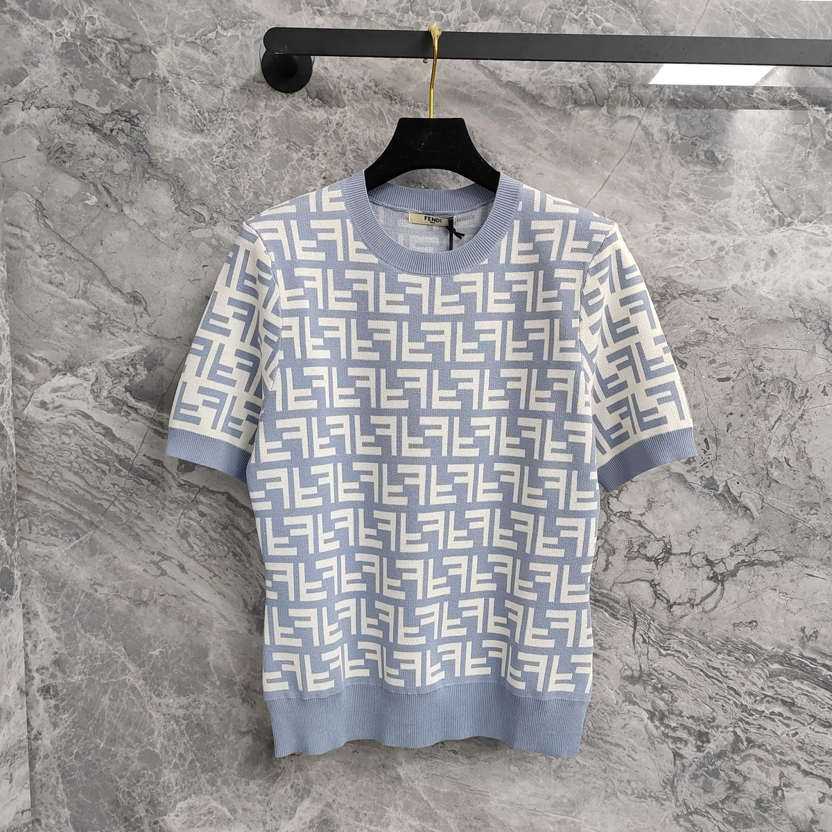 Short-sleeved knitted top