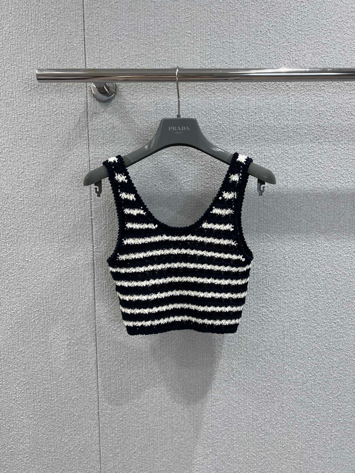 Striped knitted short vest
