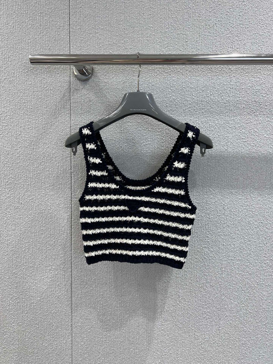 Striped knitted short vest