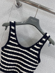 Striped knitted short vest