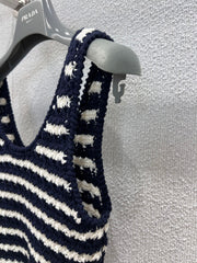 Striped knitted short vest