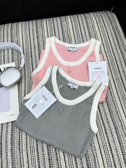 Short-sleeved knitted vest
