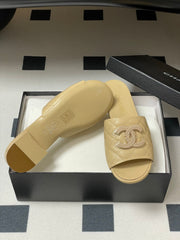 Diamond-patterned flip-flops