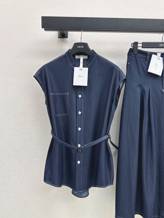 Denim suit