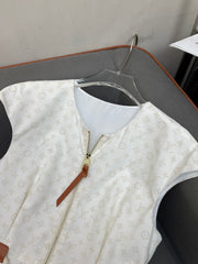 Sleeveless dress