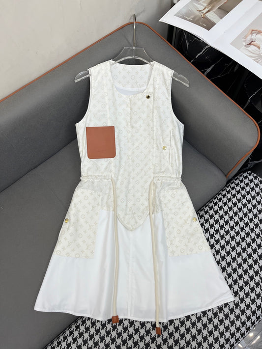 Sleeveless dress
