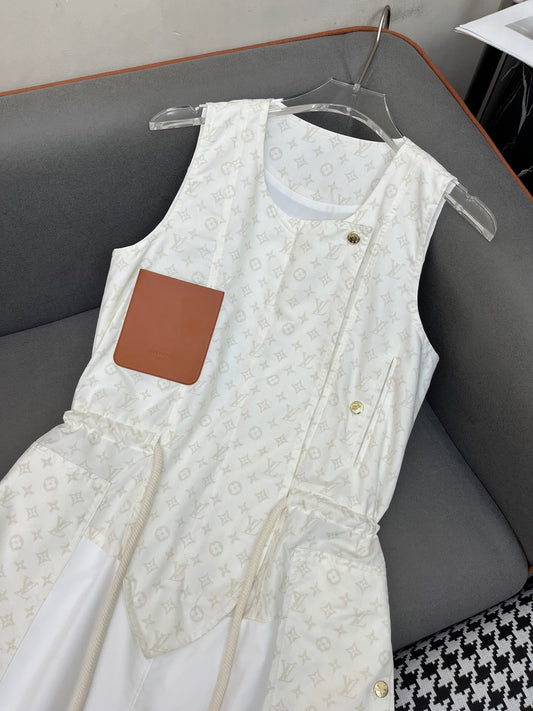 Sleeveless dress