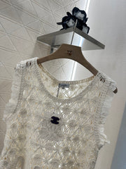 Lace hollow knitted vest