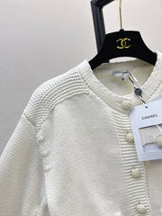 Temperamental knitted suit