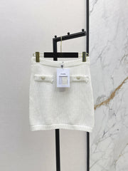 Temperamental knitted suit