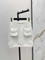 Temperamental knitted suit