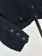 Temperamental knitted suit