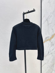 Temperamental knitted suit